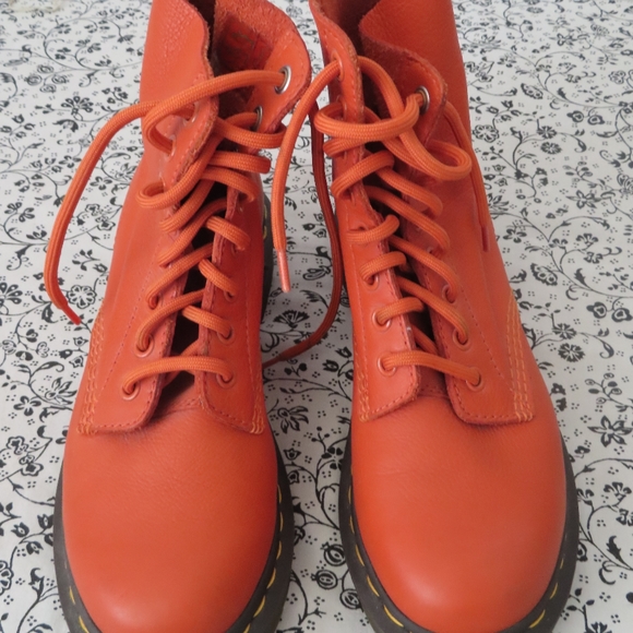 COPY - Dr Martens 1460 Pascal Smooth Orange Leather Ankle Boots RARE Discontinu… - Picture 7 of 11